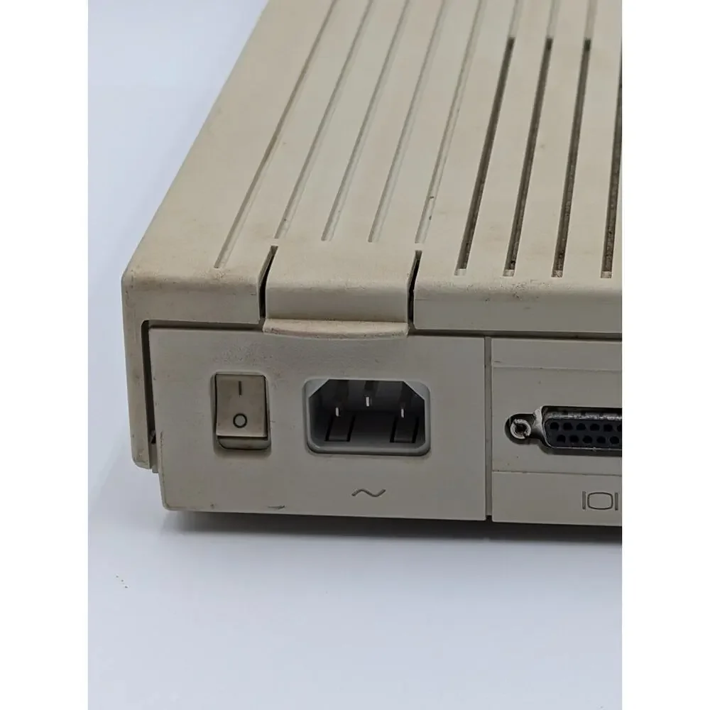 Vintage 1993 Apple Macintosh Performa 466 Computer Model M1254 Untested As-Is